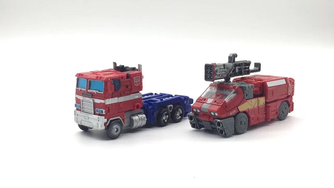 Video Review   Transformers Earthrise Optimus Prime With Screencaps 37 (37 of 39)